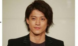 日本娱乐界爆料男星是谁,神秘男星身份曝光，真相令人震惊！